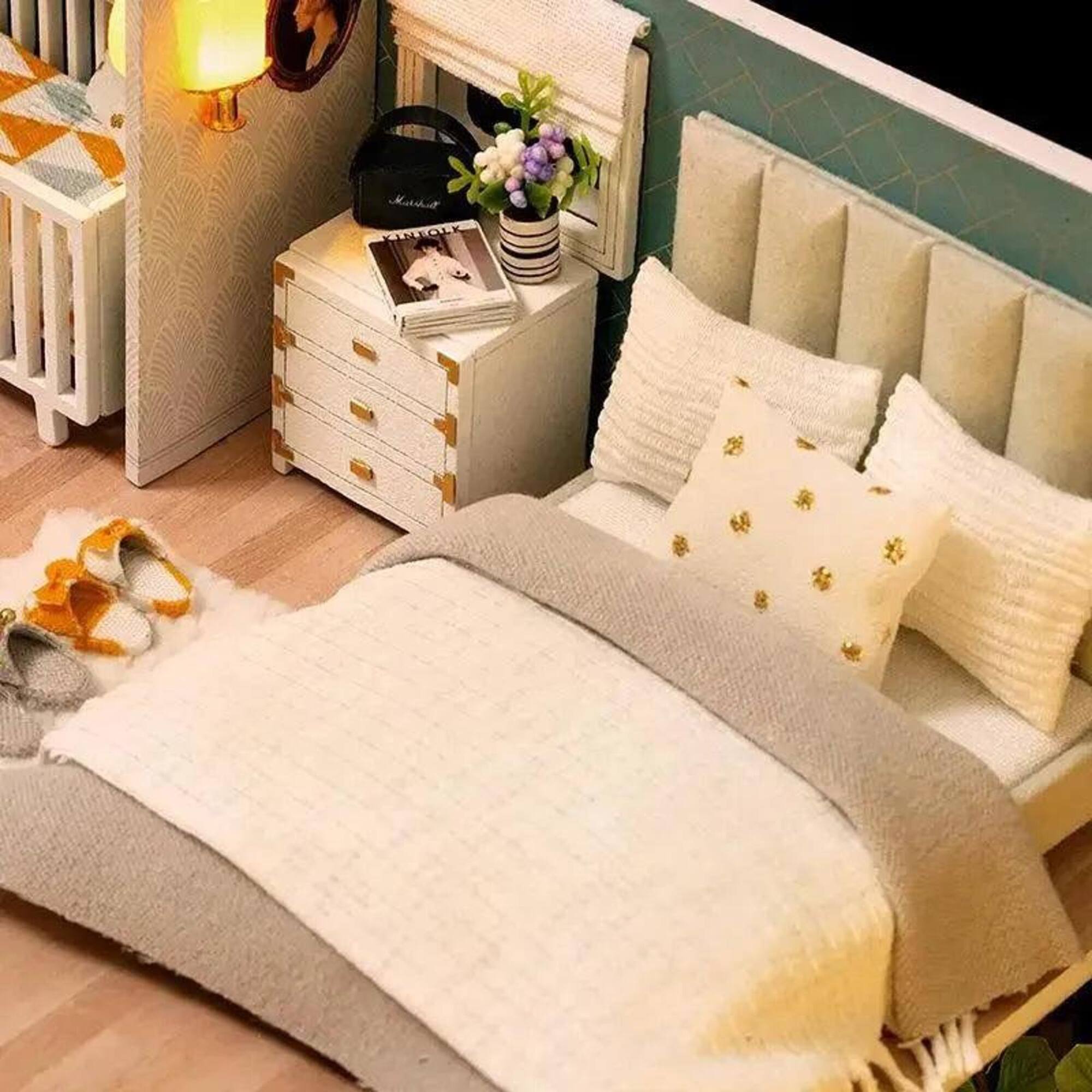 Wizardi Miniature Roombox: House by the Sea Dollhouse Kit